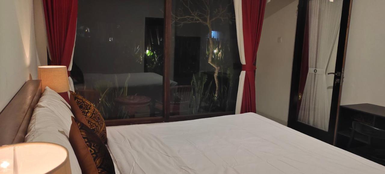 The Poetri Oka Hotel Batununggul Luaran gambar